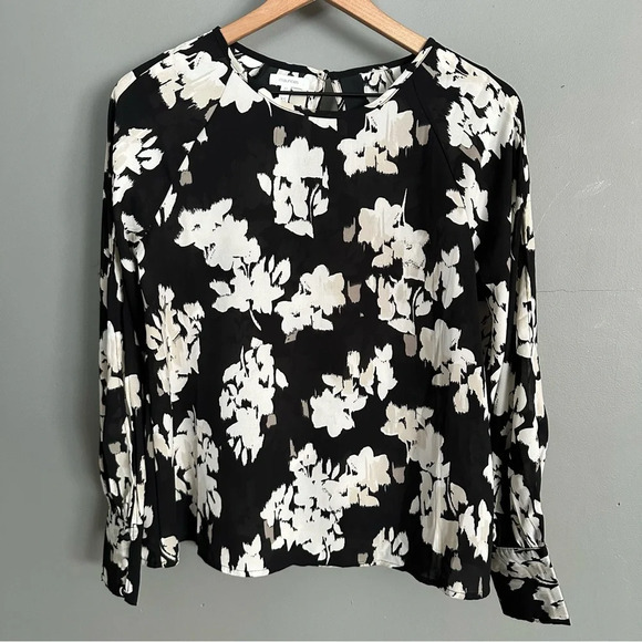 Maurices Black and Cream Flower Blouse with keyhole back. XS - Picture 1 of 9